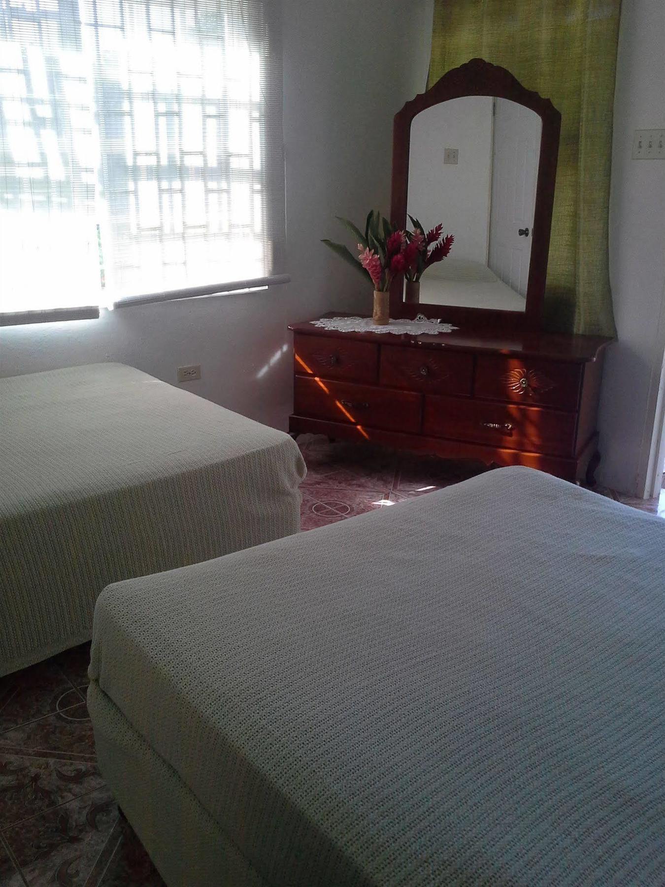 Polish Princess Guest House Port Antonio Eksteriør billede